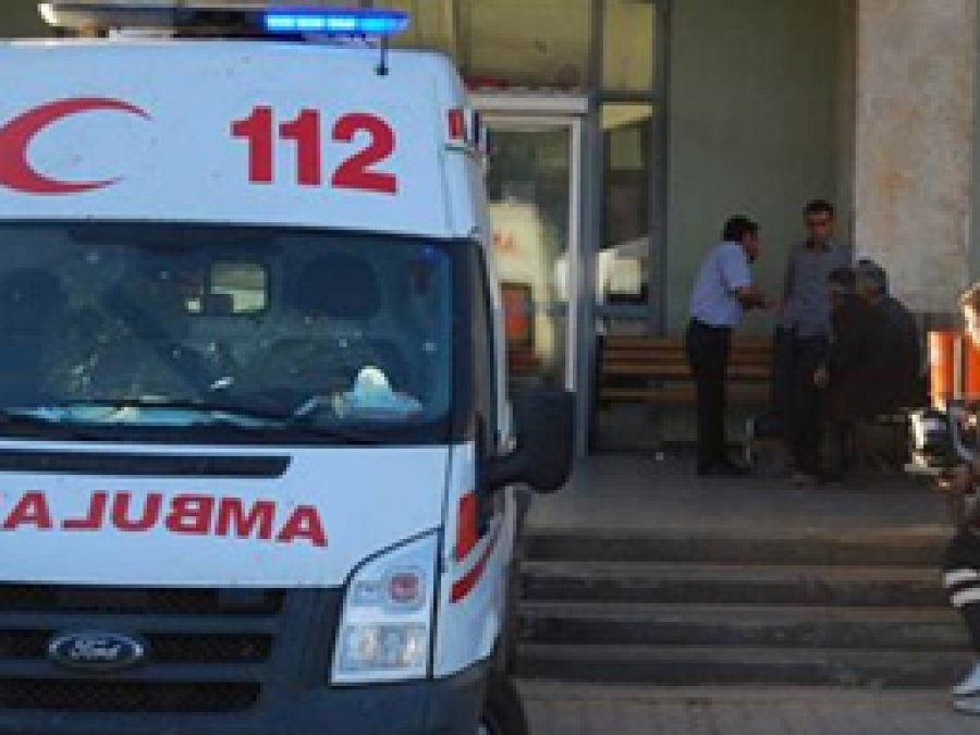 Şüpheli bir şekilde ölen çift tabutlarıyla defnedildi