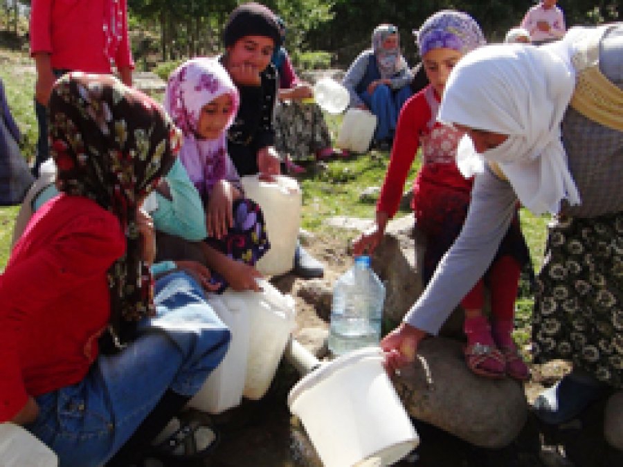 Ağrılı yaylacıların elektrik ve su sorunları giderilmiyor