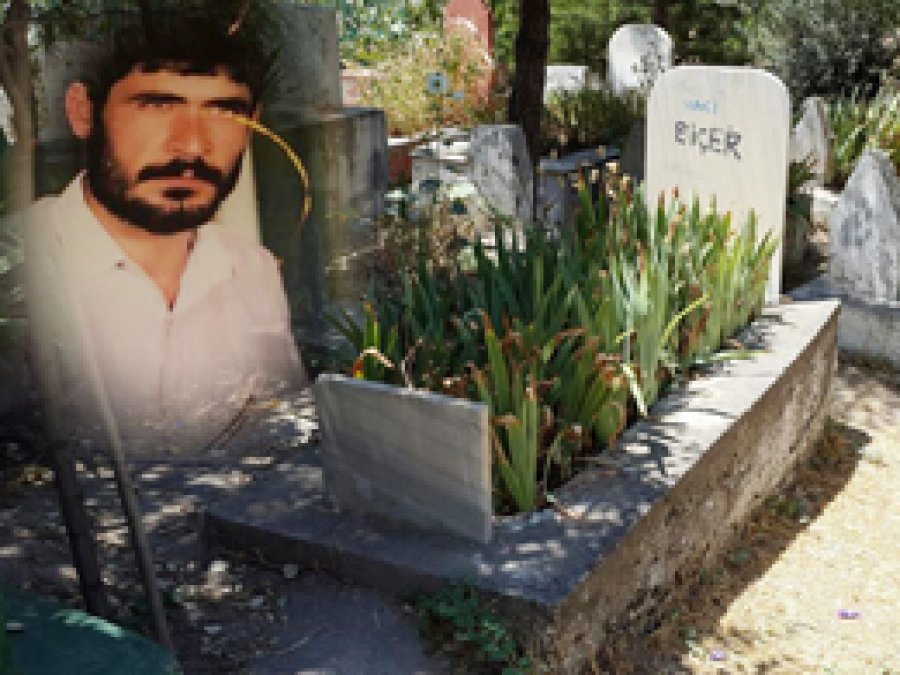Kadir Gecesi Kur'an üzerinde katlettiler