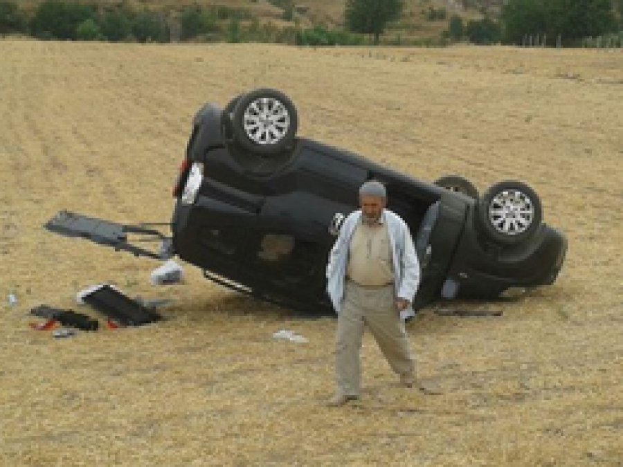 Batman-Hasankeyf yolunda kaza: 3 yaralı