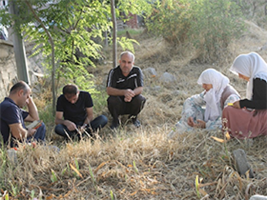 Şırnak’ta Bayramda mezarlıklar unutulmadı