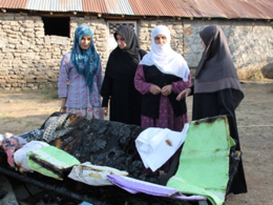 HÜDA PAR'dan esrarengiz eve ziyaret