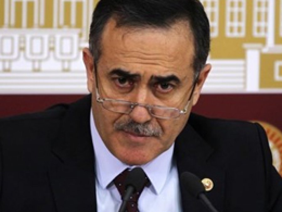 CHP milletvekili İhsan Özkes istifa etti