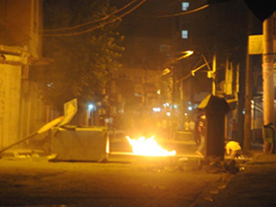 Suruç'u bahane eden gruplar terör estirdi