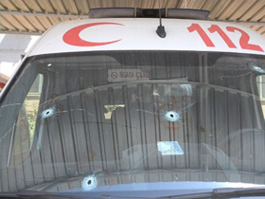 Nusaybin'de PKK'lılar 3 ambulansı taradı