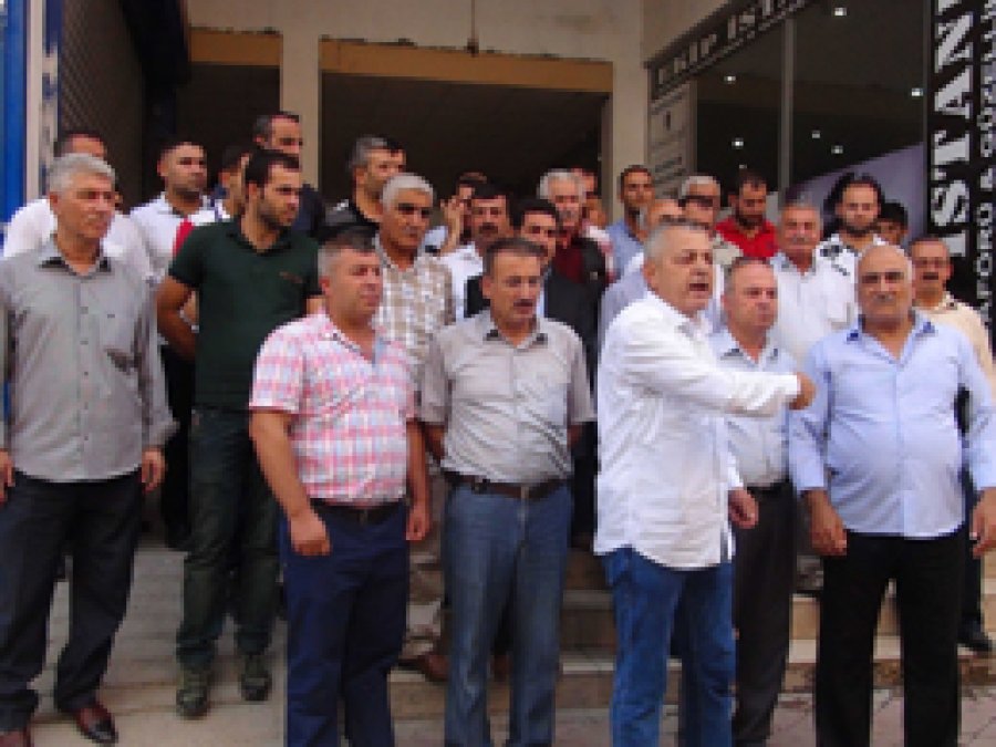 İşten çıkarılan TEDAŞ işçileri basın açıklaması yaptı
