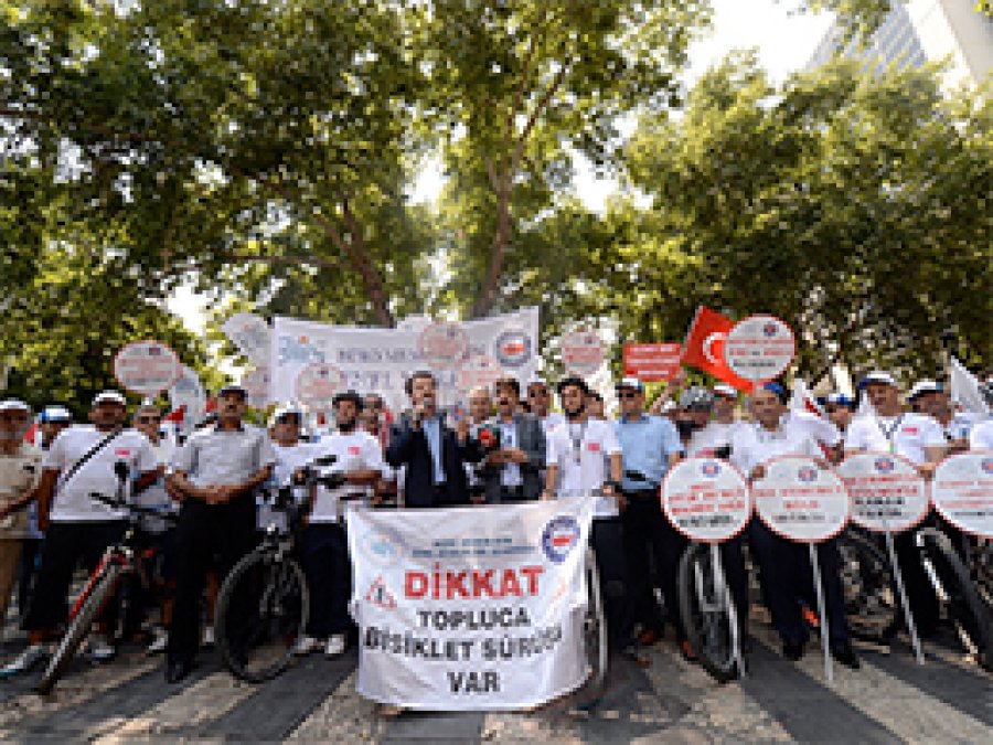 Memurlar, hakları için 800 kilometre pedal çevirdi