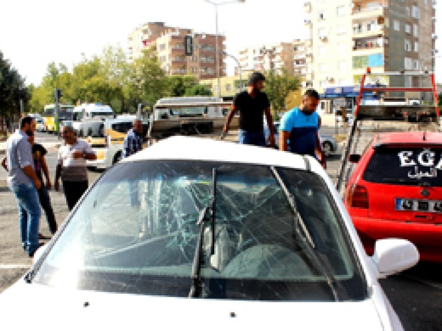 Diyarbakır’da trafik kazası: 3 yaralı