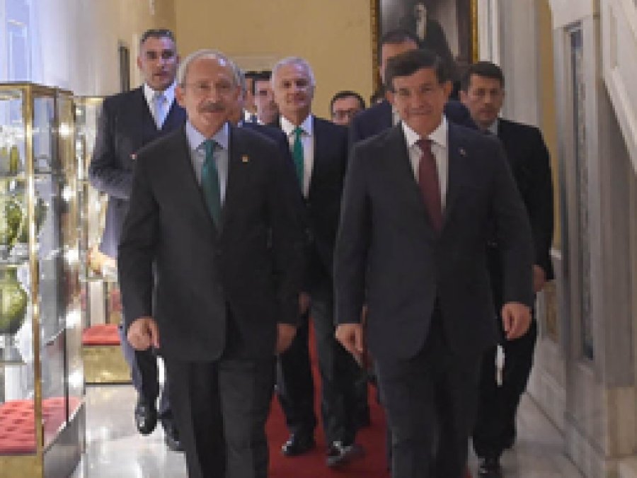 Davutoğlu ile Kılıçdaroğlu görüşmesi sona erdi