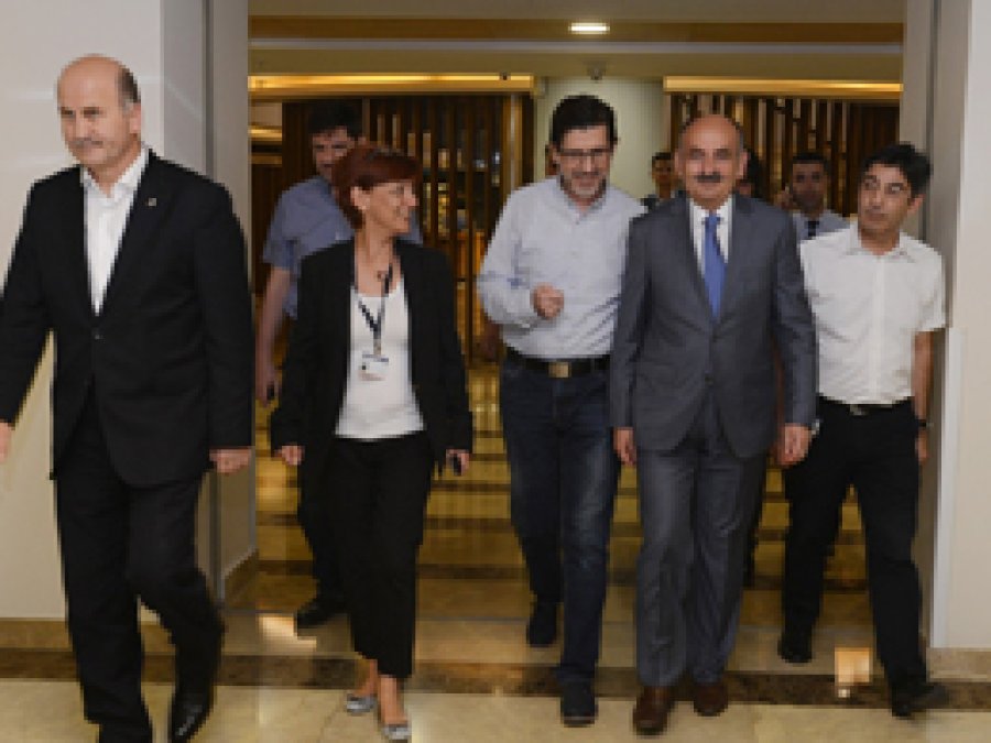Müezzinoğlu’dan Burkay’a geçmiş olsun ziyareti