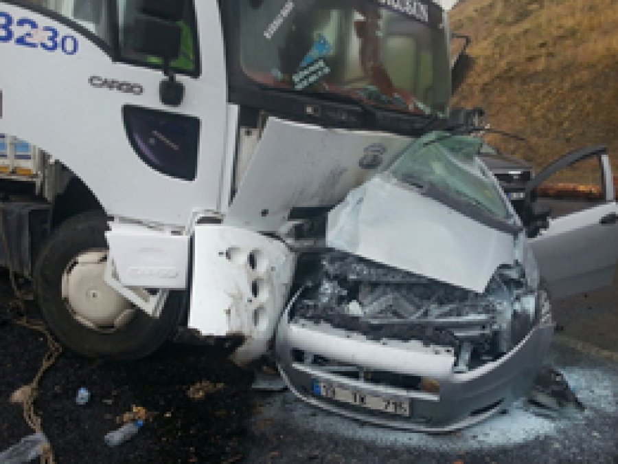 Eleşkirt’te trafik kazası: 2 ölü