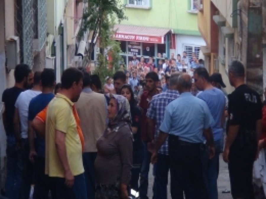 Gaziantep'te aranan bir zanlı teslim olmamak için intihara kalkıştı