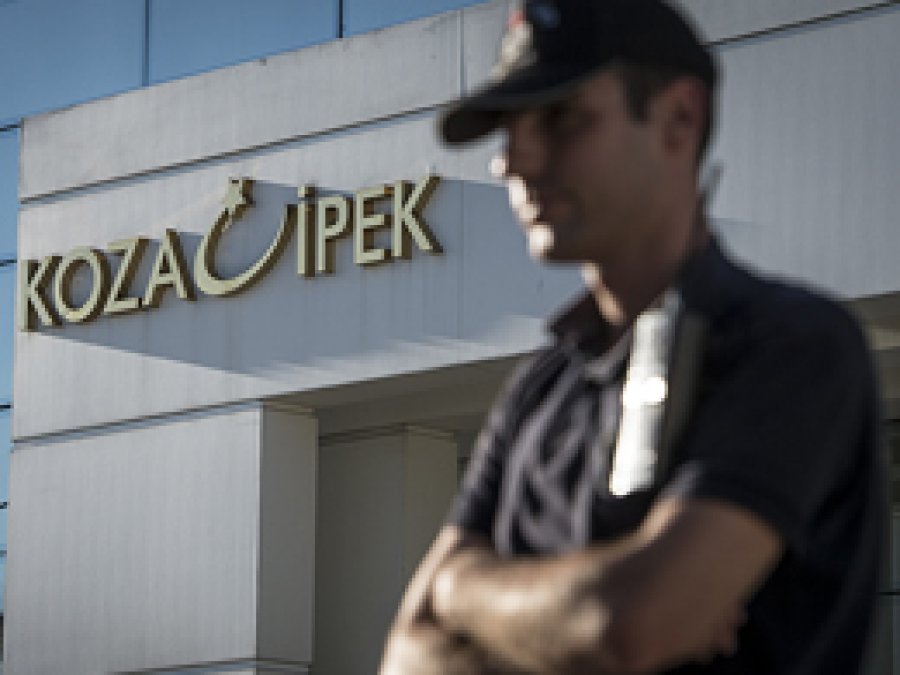 FETÖ'nün 23 şirketinde arama, 7 gözaltı