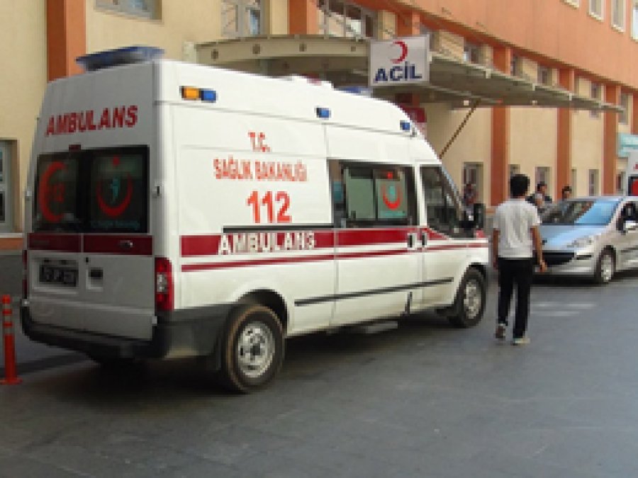 Batman'da otomobil takla attı: 2 yaralı