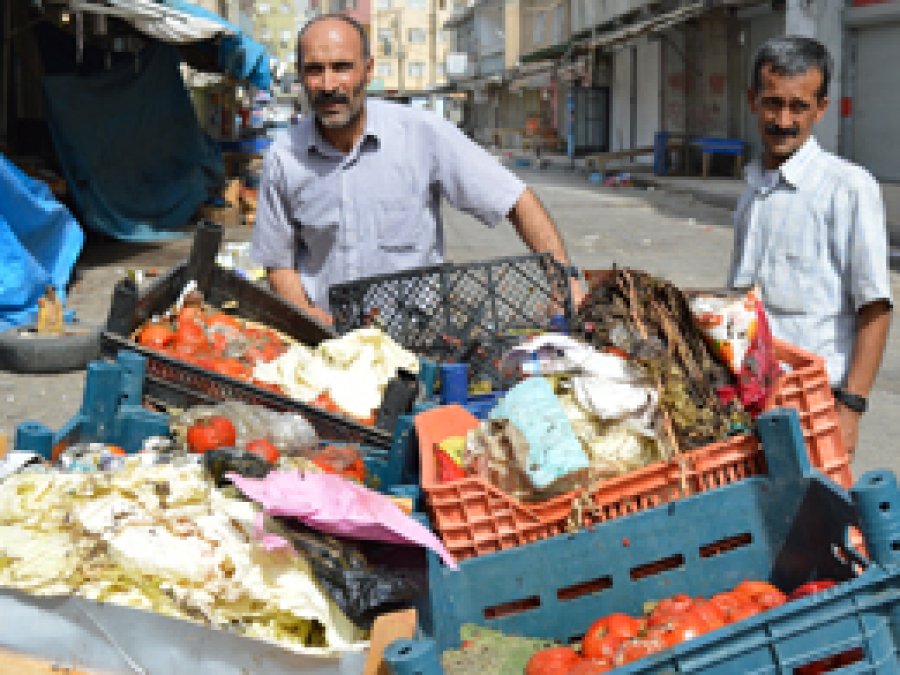 Çatışmalardan esnaf da nasibini aldı