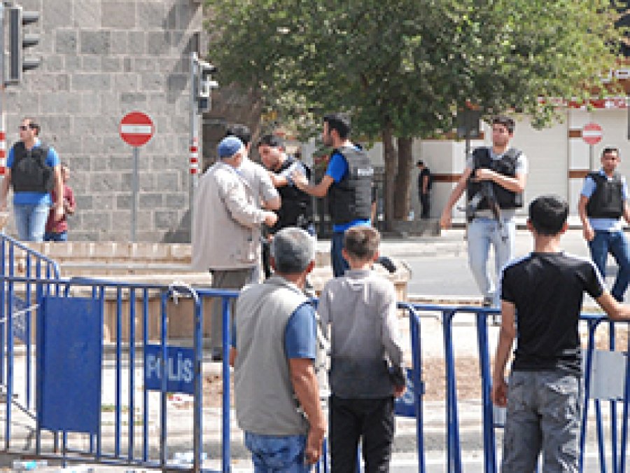 Sur'dan çıkış var, giriş yasak