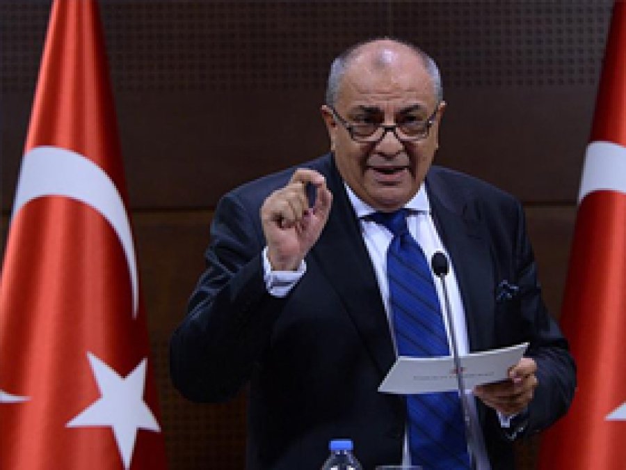 Tuğrul Türkeş MHP'den istifa etti