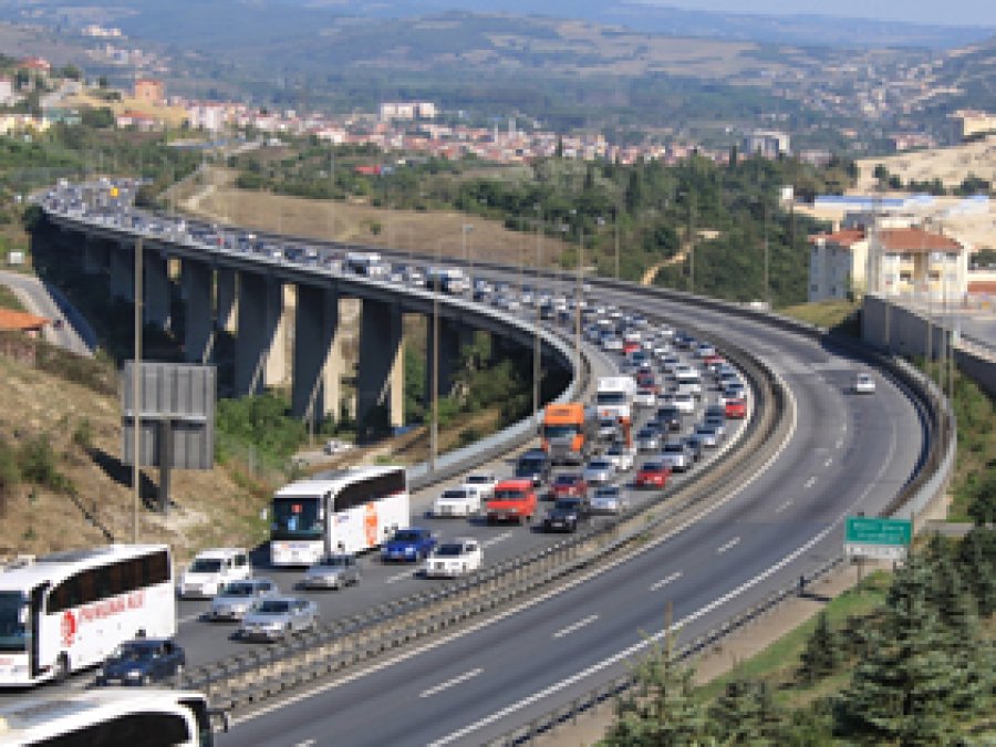 Bayram dönüşü trafik çilesi başladı