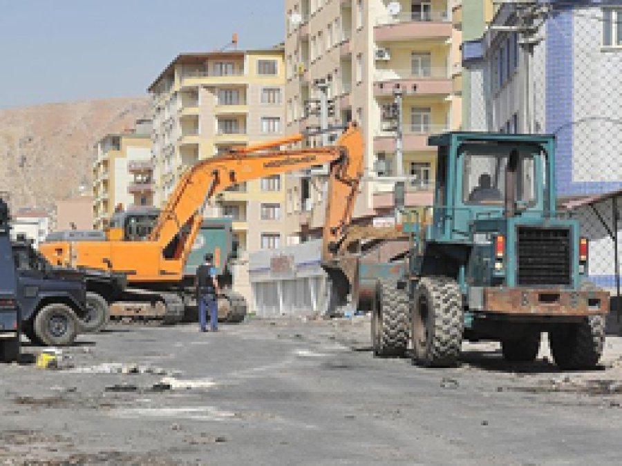 Belediyelerin iş makinelerine el konuldu