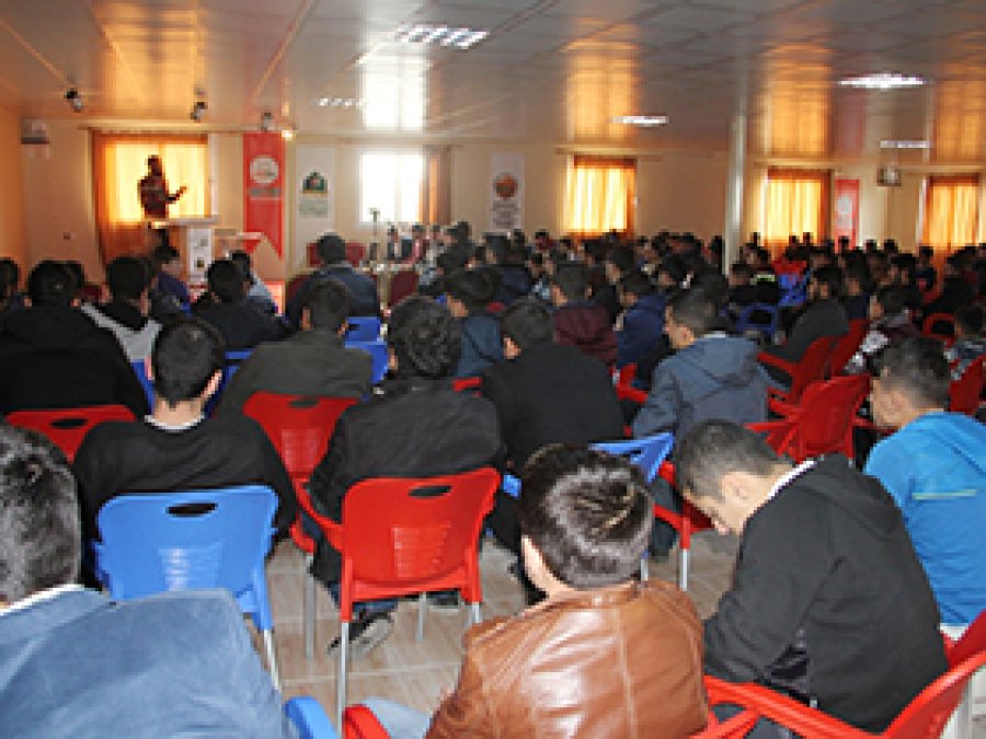MEKTEB DER'de 'Müslüman Genç' konferansı