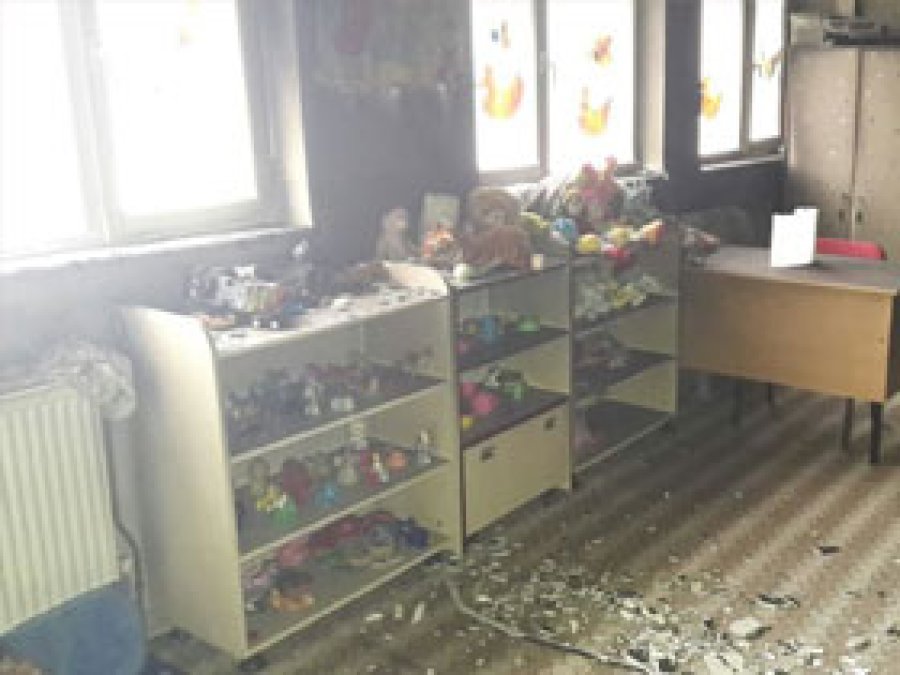 Van'da iki okulu yakma girişimi
