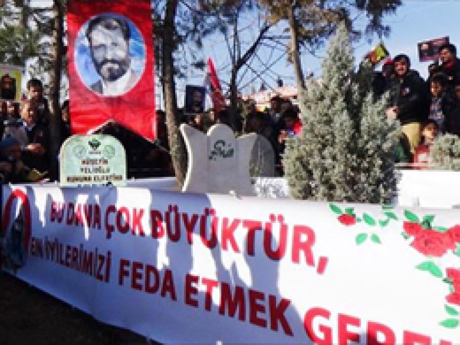 İHA: Velioğlu anmaya binlerce kişi katıldı
