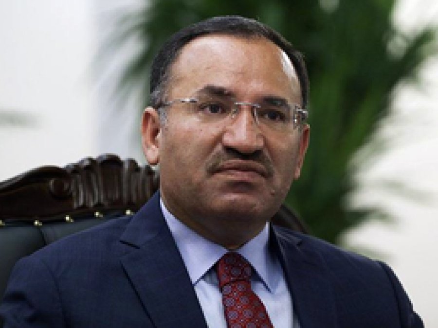 Bozdağ: FETÖ mensupları 3 ülkeye kaçabilir
