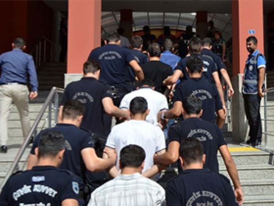 5 askeri ataşe FETÖ'den tutuklandı