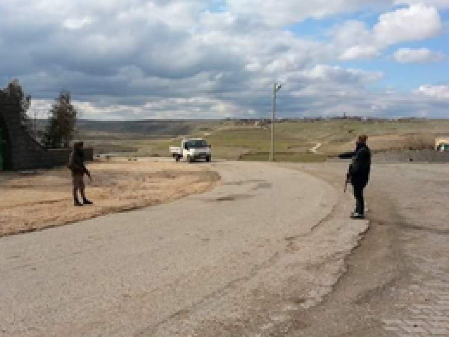 PKK İdil’de yol kontrolü yapıyor