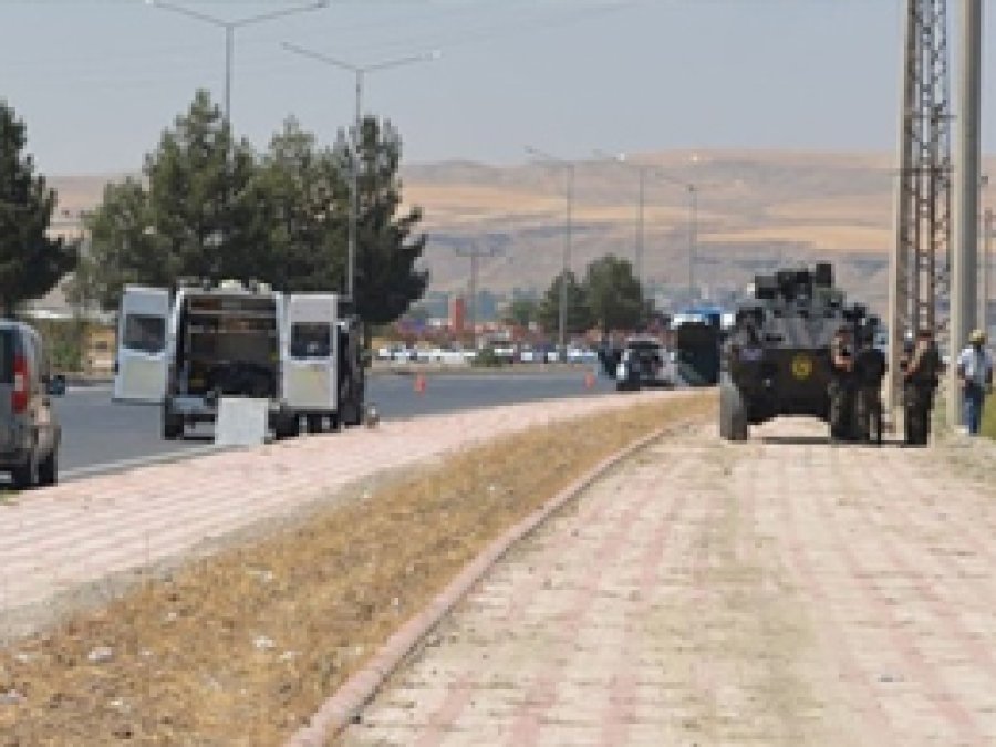 Şırnak’ta memurların aracında patlama: 2 ölü