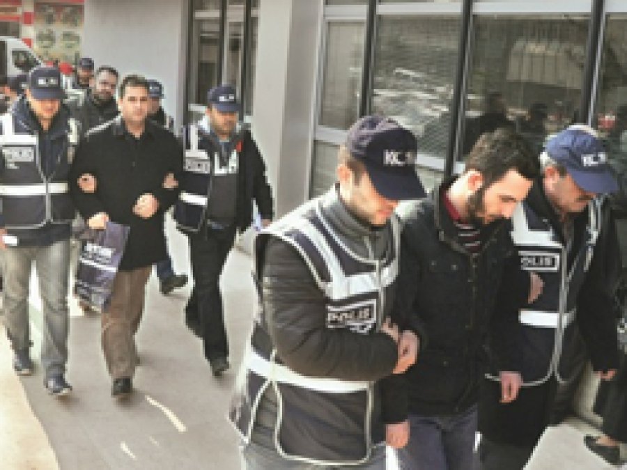 FETÖ Kurbanları yemek şirketine sattı
