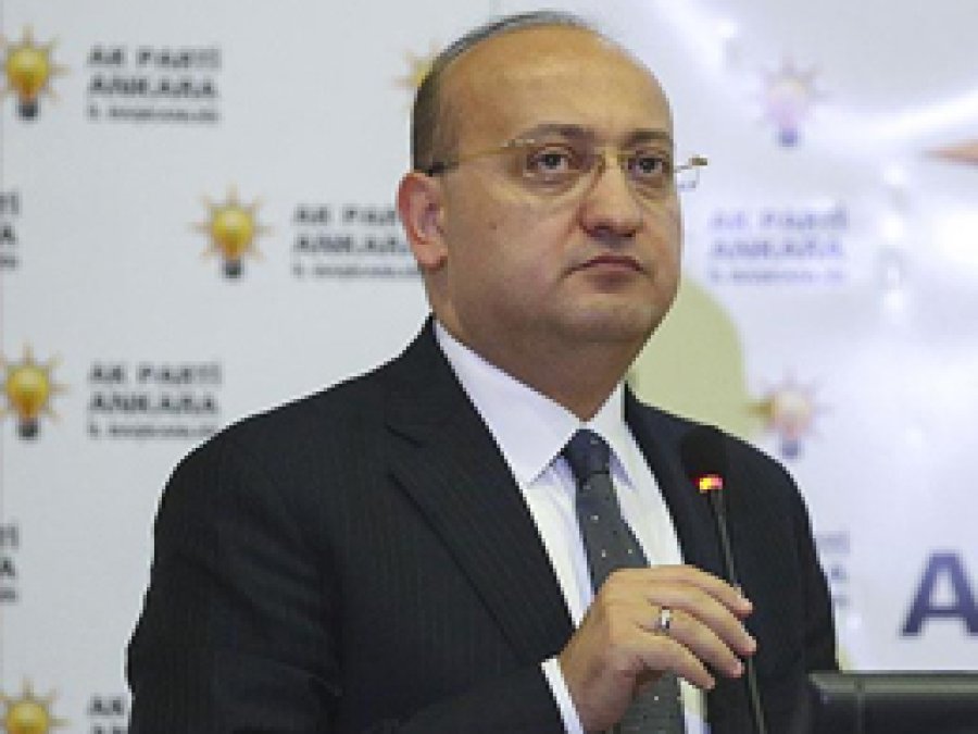 Akdoğan: Amerika YPG'den medet umuyor