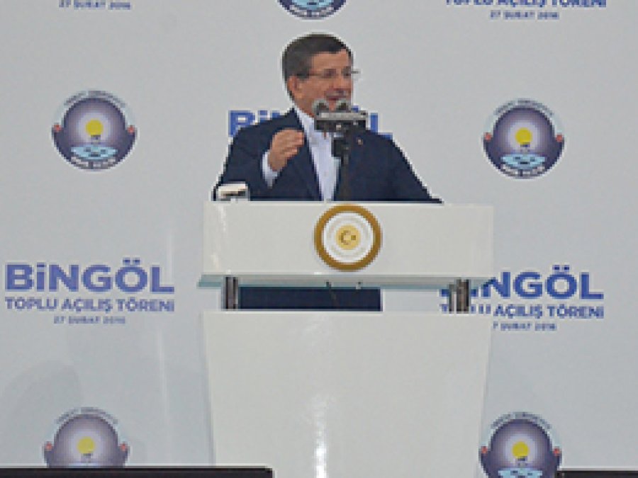 Davutoğlu Bingöl'de HDP'ye yüklendi