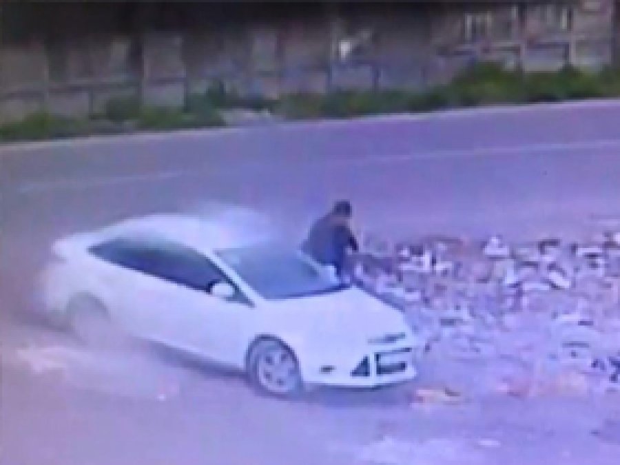 Bombalı aracın bırakılma anı kamerada