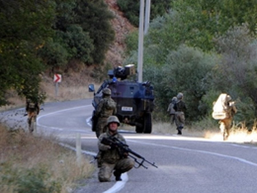 Tunceli'de bombalı saldırı: 3 ölü