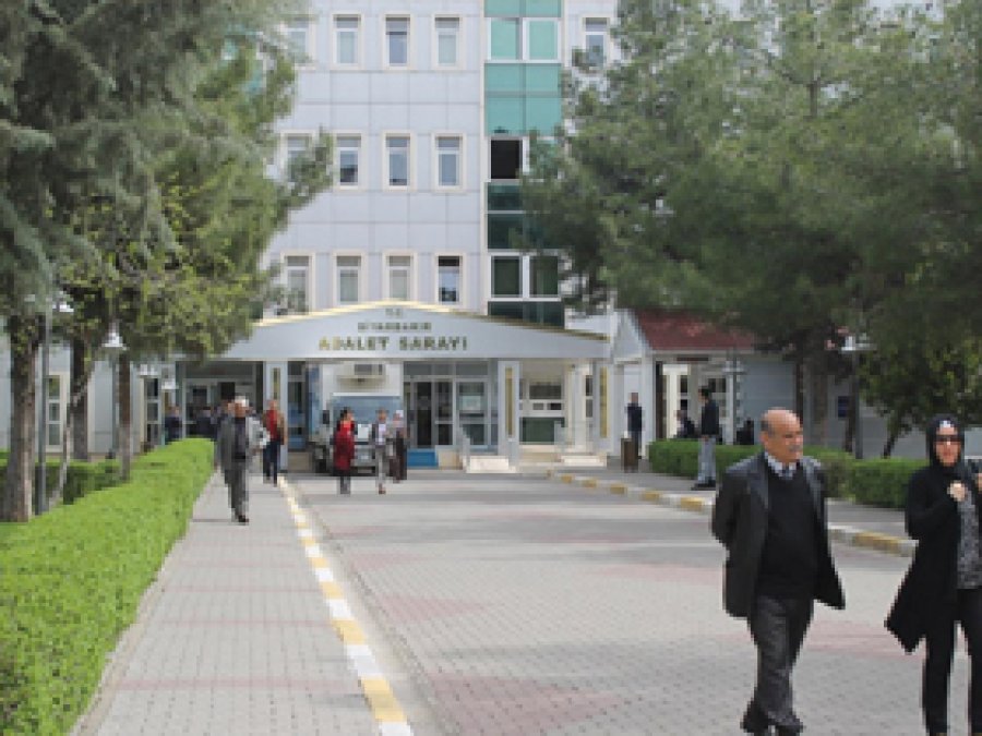 Diyarbakır'da 17 derneğin faaliyeti durduruldu