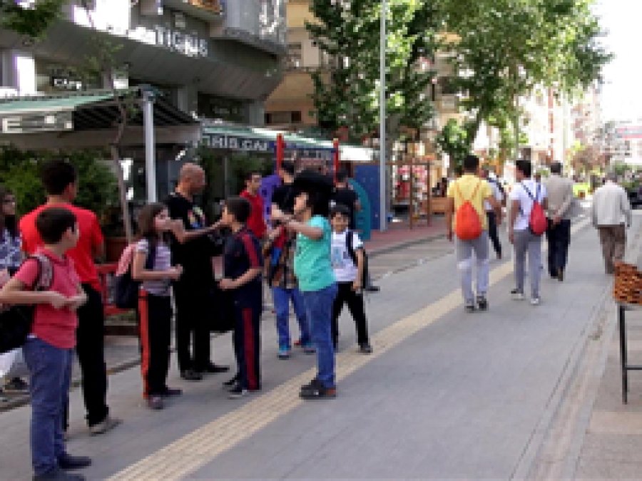 Bölge gençleri geleceğe umutla bakmak istiyor