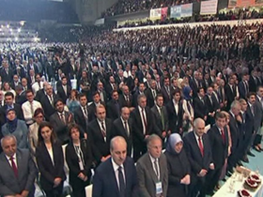 Erdoğan'ın mesajını ayakta dinlediler