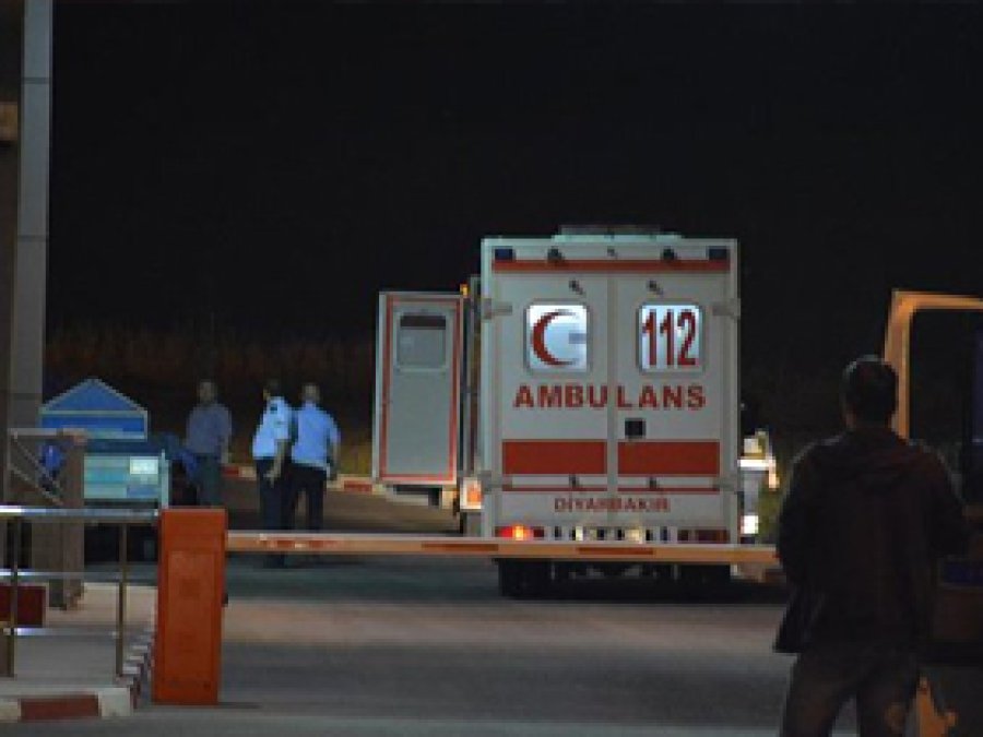 Kulp'ta bombalı araç saldırı: 6 yaralı