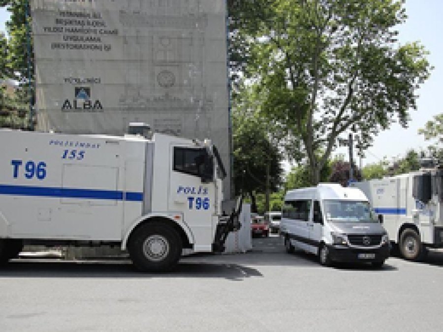 Polis Mimarlar Odası binasını boşalttı