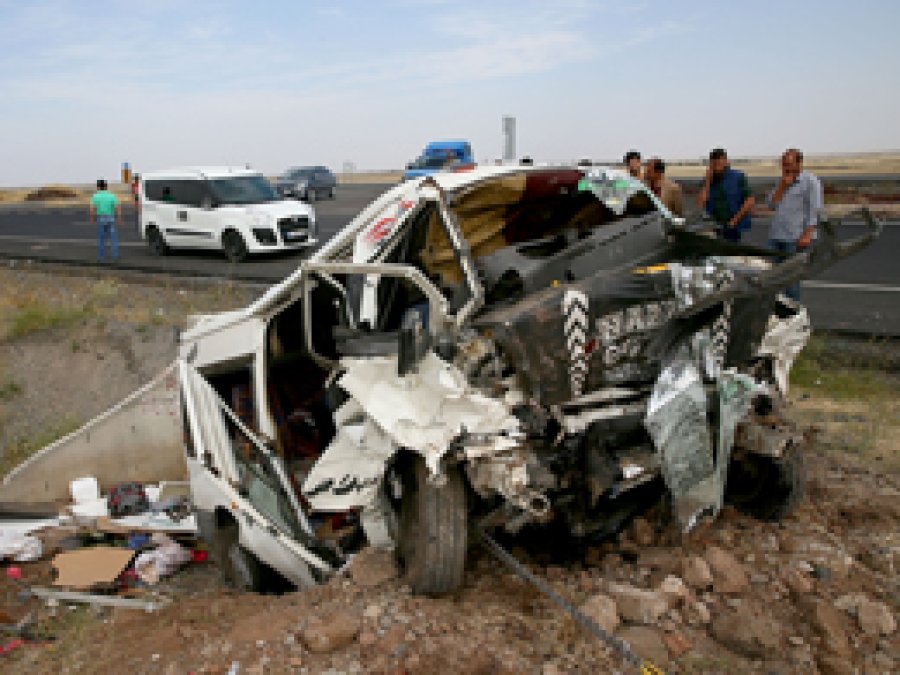 Diyarbakır-Urfa karayolunda kaza: 6 ölü
