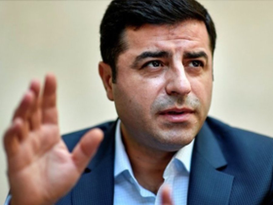 Demirtaş: MİT'in silahları PYD'ye satılıyor