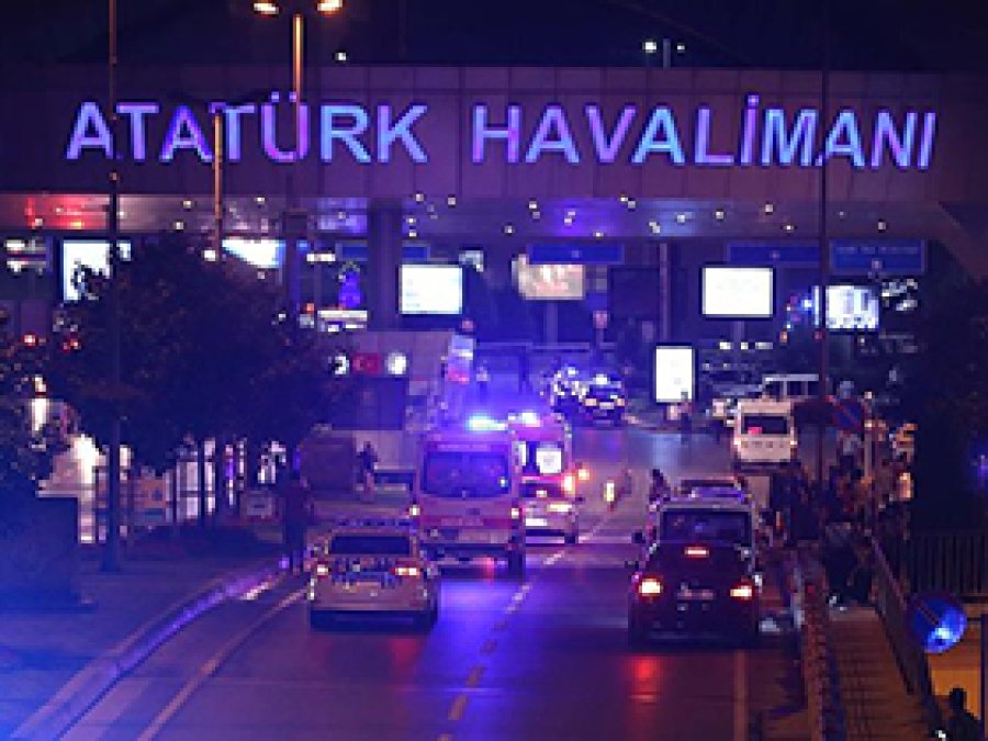 Havalimanı saldırısına dünyadan tepki yağdı