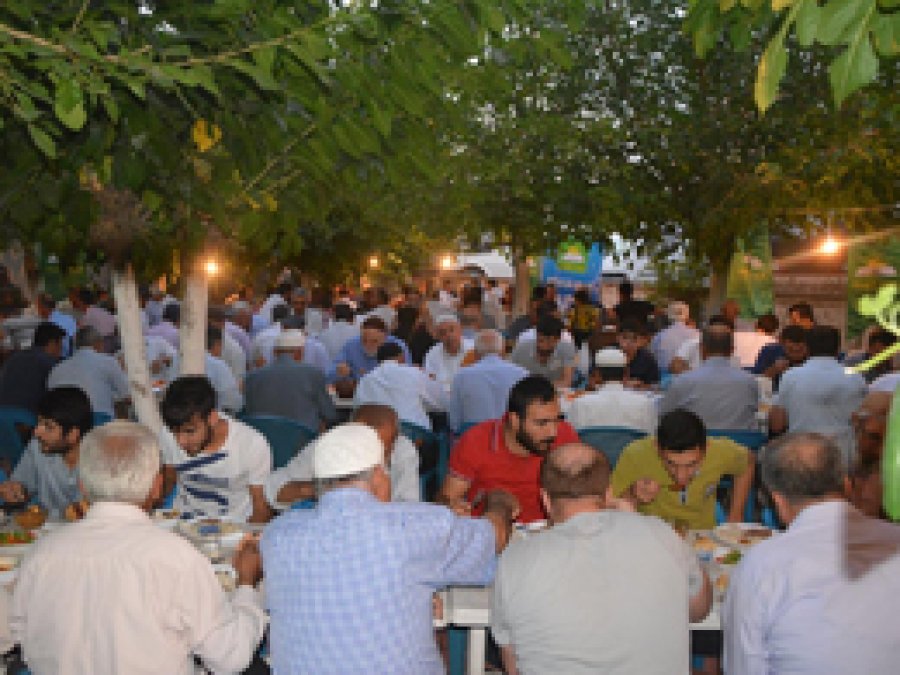 Kozluk HÜDA PAR’dan iftar programı