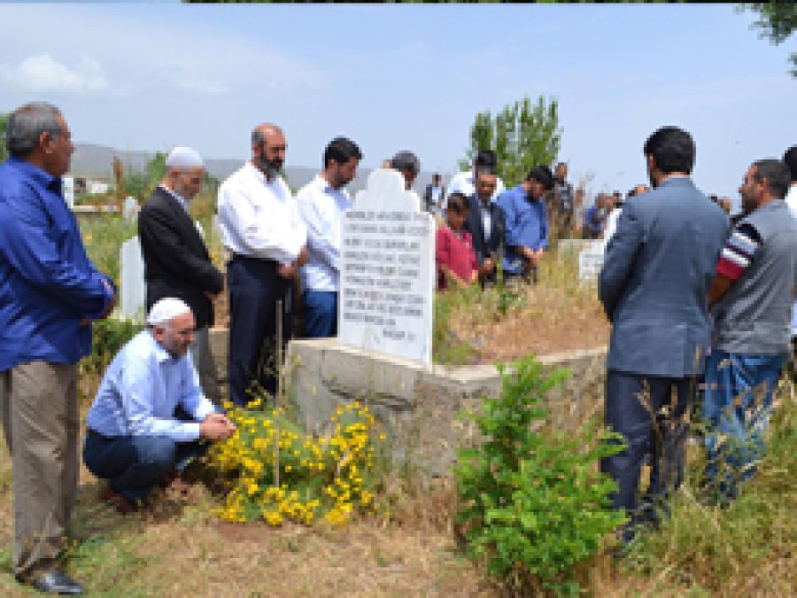 Çengelli şehitleri kabri başında anıldı 
