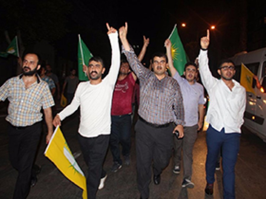 Adana HÜDA PAR darbecileri protesto etti