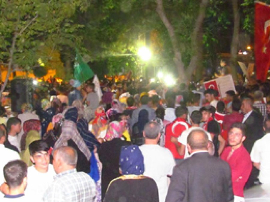 Siverek'te darbe karşıtı gösteriler