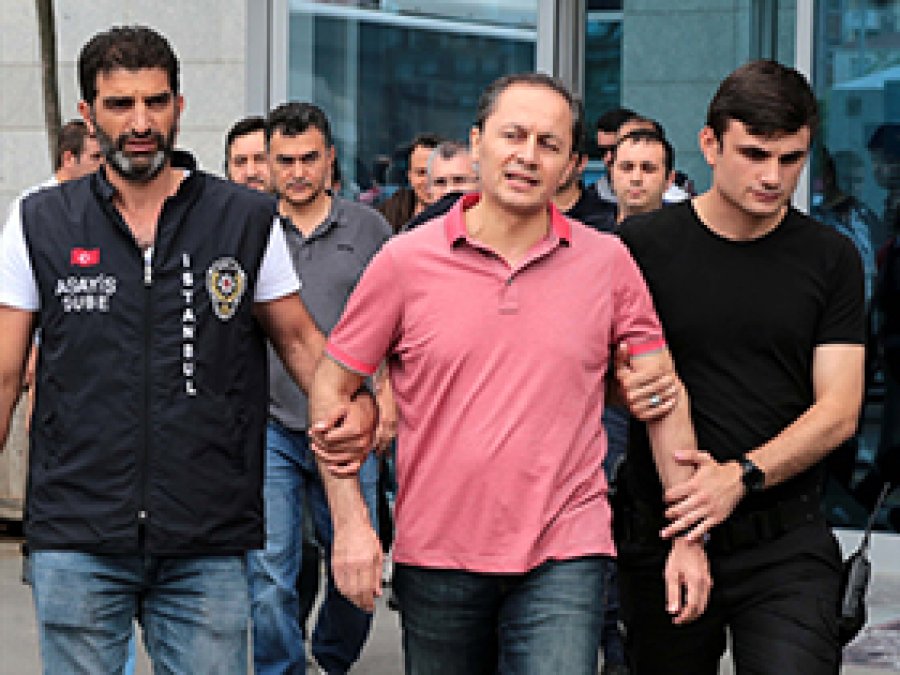 Darbe girişiminin kara kutusu tutuklandı