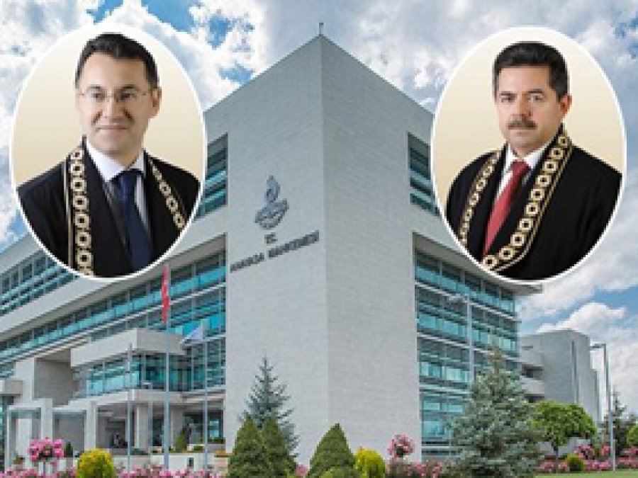 Anayasa Mahkemesi'nin 2 üyesi tutuklandı