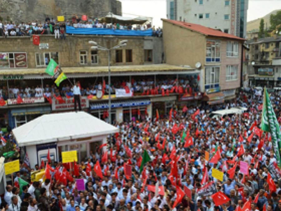 Bitlis HÜDA PAR Başkanı on binlere hitap etti